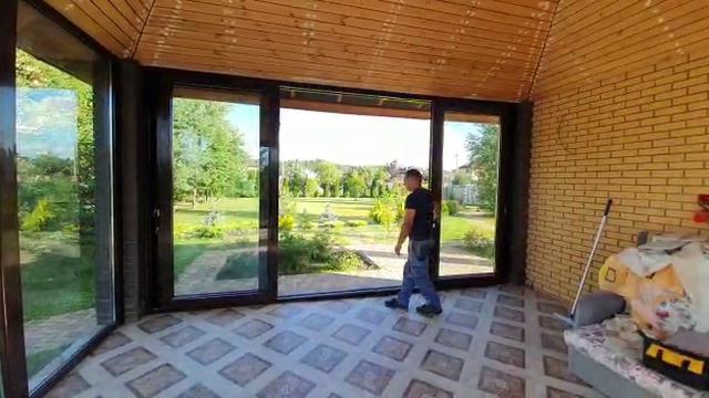 Остекление беседки панорамными окнами