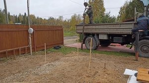 Новый объект, начинаем устанавливать винтовые сваи, под дом из бруса.