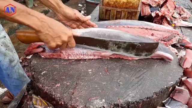Potong Tuna Untuk Warung Makan Latansa