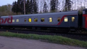 Поезд 011Е Новый Уренгой - Москва под ЧС4т на перегоне Поздино - Красносельский 25 мая 2024 год