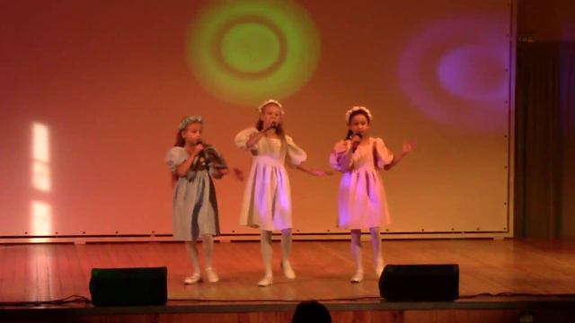 Группа - "Акварельки" -  Я живу в России.