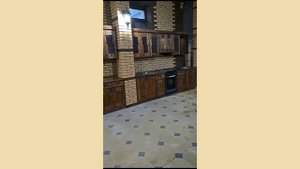Кухня длинная из массива сосны под старину.