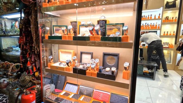 WATCH SHOPPING AT GRAND BAZAAR, ISTANBUL, TURKEY смотреть онлайн