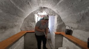 Обзор погреба после ремонта. Оцените результат). Заполняем погреб банками, а морозилку мясом.