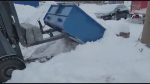 Ковш для вилочного погрузчика в работе