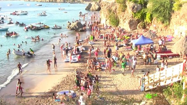 Dia di Westpunt a bira ruman di Fuikdag смотреть онлайн