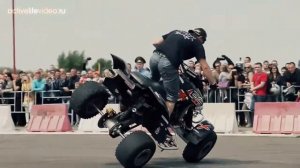Трюки на мотоциклах и велосипедах