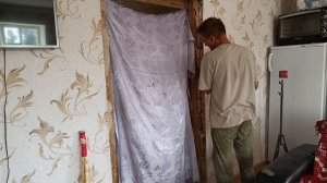 Закладываем окно в комнате. Устанавливаем двери у родителей. Собираем урожай кукурузы и подсолнухов.