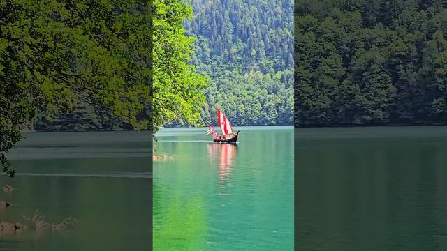 Абхазия, красивейшее озеро Рица. Abkhazia, the most beautiful lake Ritsa. #абхазия #озерорица #ritsa