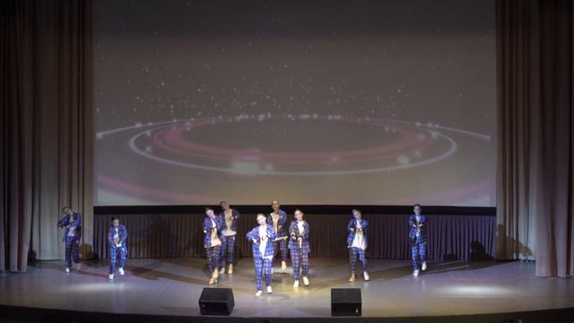 Отчетный концерт. Огни большого города смотреть онлайн