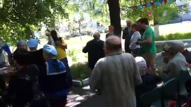 Лукьянченко танцует с ветераном смотреть онлайн