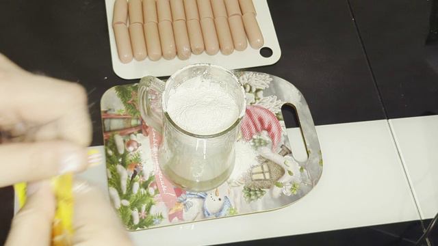 Пробуем приготовить сосиски в кляре на палочке.