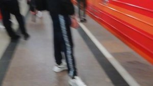 Поезд Синергия 2 проезжает станцию Чкаловская