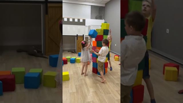 Человек паук оказался не настоящий. #детскийдомик #diy #playhouse #shorts #Детскийпраздник