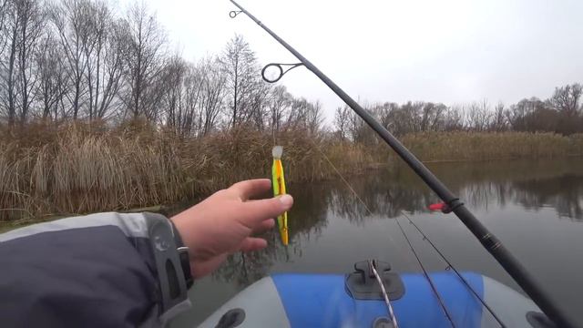 Щука за воблер. Рыбалка на крупновобы поздней осенью. смотреть онлайн