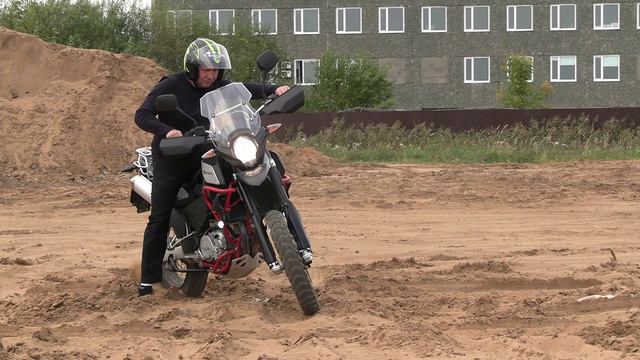 Туристический эндуро SWM SD650