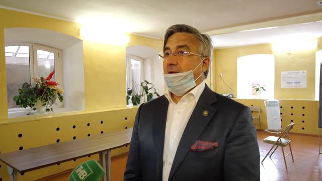 Бүген Татарстан Республикасы вице-премьеры Васил Шәйхразыев гаиләсе белән сайлауларга барды
