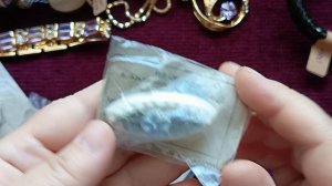 216. Винтажная бижутерия. Бусы, броши, клипсы.