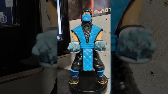 Саб-Зиро под музычку из mortal kombat!