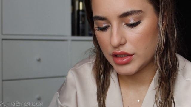 Новинка! Невесомый блеск-глазурь для губ OK Beauty в трендовых оттенках. Обзор Арины Витрянской.