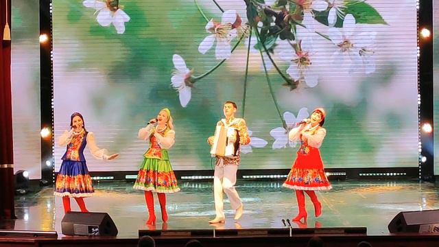 Расцвела под окошком белоснежная вишня смотреть онлайн