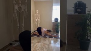 Как опустить плечи_ Почему напрягается шея_