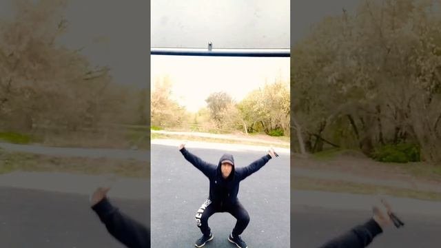 оверхед-приседания со скакалкой
