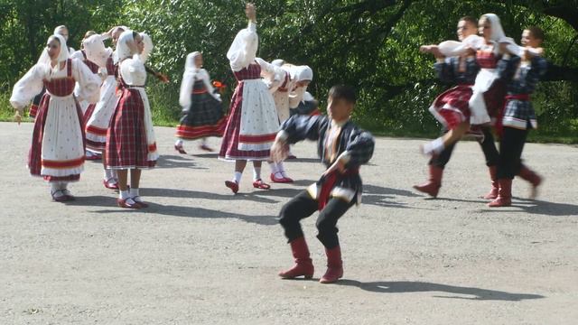 Народный хореографический ансамбль Экспрессия (Ставропольский край, с. Кочубеевское)_Русская плясова