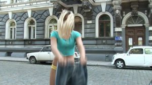 Встряхнула штаны (18+) Угарный прикол Hot Street Prank @GolyeSmeshnye