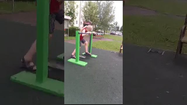 11.06.2024. Уличные тренажёры 4))