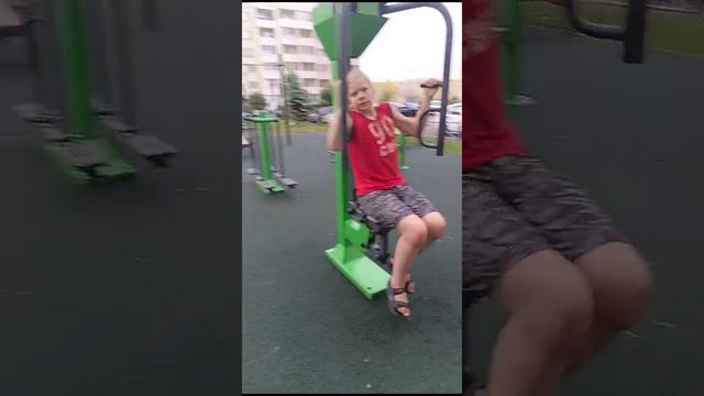 11.06.2024. Уличные тренажёры 1))