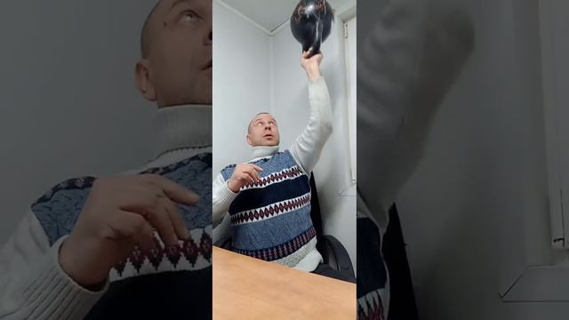 жим гири на попа. сидя