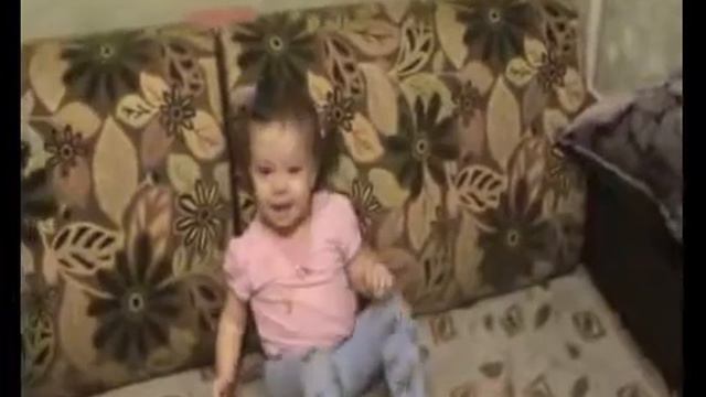 Арина, 1 ,5 г. занимается Английский с пеленок