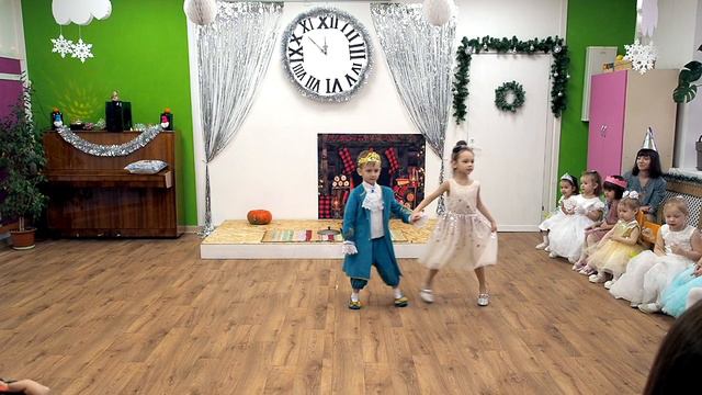 танец золушки и принца 12.01 смотреть онлайн