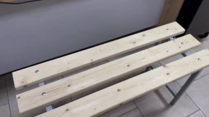 Скамья для раздевалок.