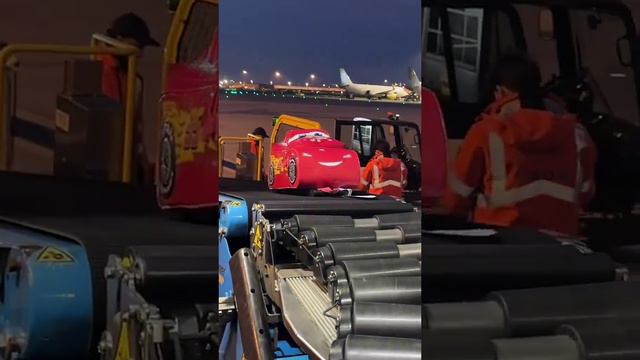 Молния попала в самолёт — шокирующие кадры успели заснять на видео смотреть онлайн