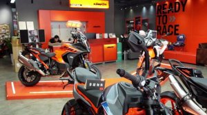 Мотоциклы в Китае, Чунцин. Часть 8. Мотосалоны KTM, HONDA.