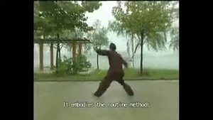 Мастер Ма Линьчэн (麻林城) демонстрирует работу с оружие багуачжан (八卦掌) багуа дао (八卦刀).