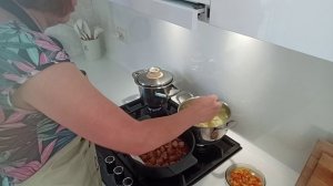 Сырный суп и фрикадельки с макарошками. Вечером без ног.