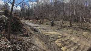 Тропа лесовозов, мокрые бревна
Псебай