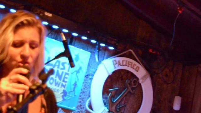 Soul Fang - Roller Coaster - Live смотреть онлайн