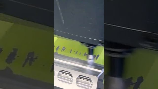 5-Axis Engine Block CNC Roughing [mm-HEe6Ci7A]