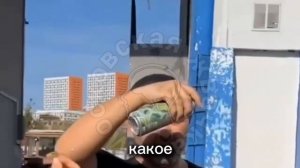 Женщина Разнесла Двух Мигрантов Которые Приставали к Несовершеннолетним Девушкам