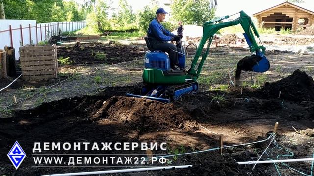Мини-экскаватор для ландшафтного дизайна незаменим.