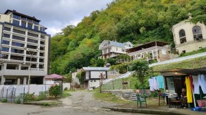 Гагра. Дом, в котором я живу. Гагра, ул. Русских Добровольцев, 2. тел. +7 918 203-48-95 Наталия