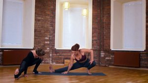 Хатха йога с акцентом на силу ног