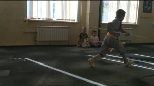 Кунг-фу Шаолиня с посохом в Центре Шаолинь.
