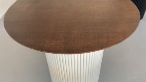 Стол круглый с шпоном дуба с тонировкой