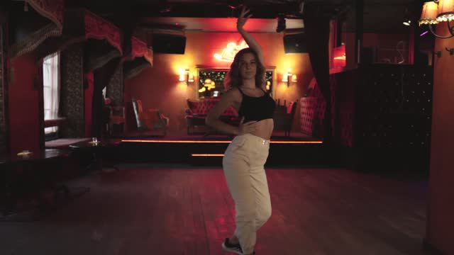 Bachata Ladies Styling Class by Migle   Contra la Pared   Bachata Fever
