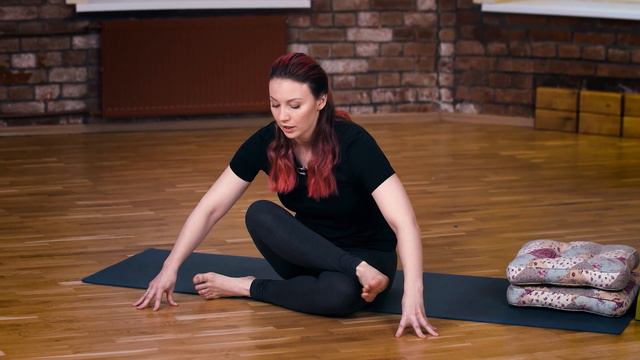 Подготовка к позе лотоса с Ириной Павловой